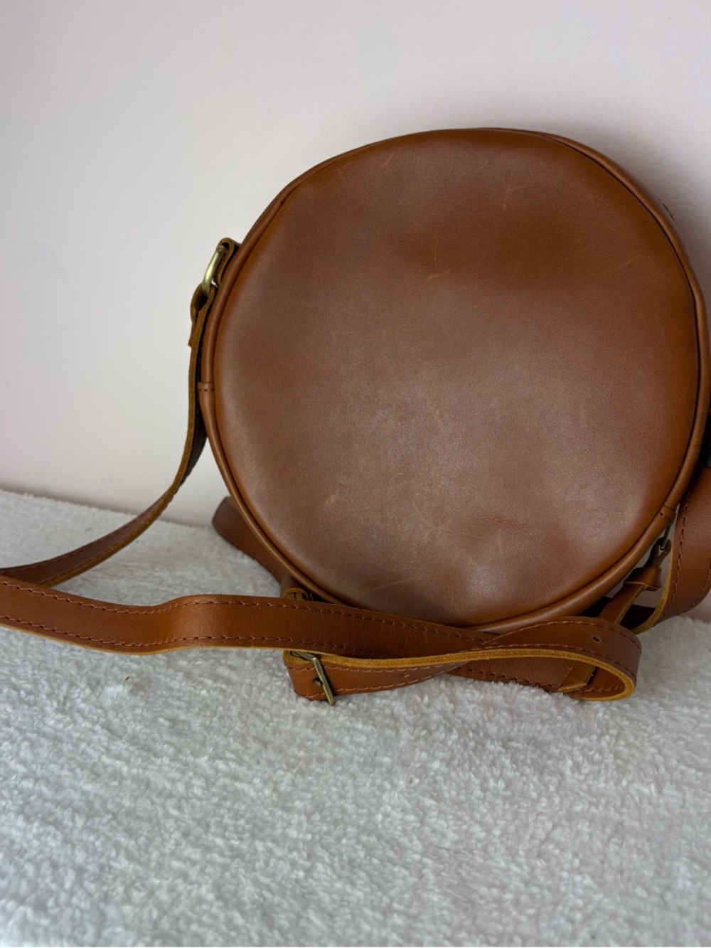Portland Leather large circle in honey- excellent preloved condition - Picture 7 of 7